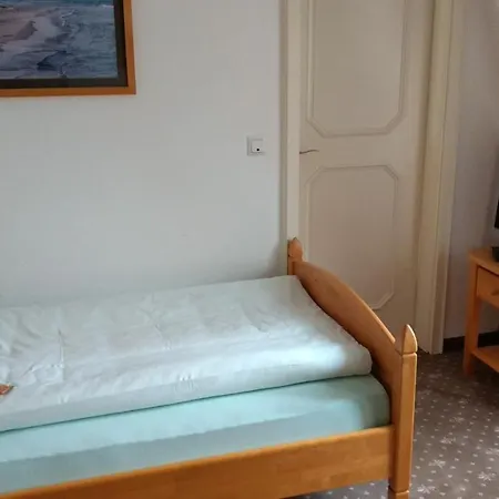 Mini-hôtel Lindenhof / Gastehaus An Der Teufelsmauer 2*
